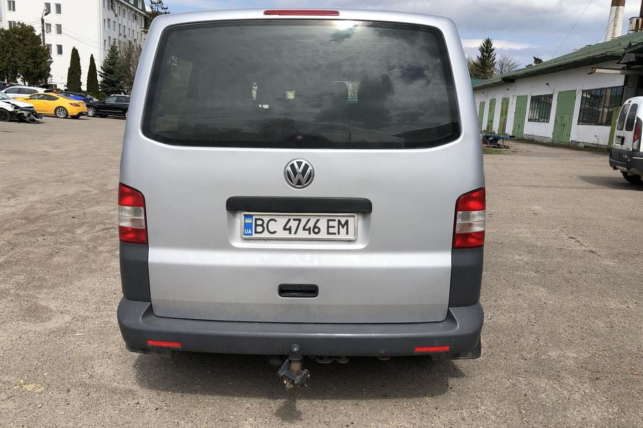 Продам Volkswagen T5 (Transporter) пасс. 2010 года в Львове