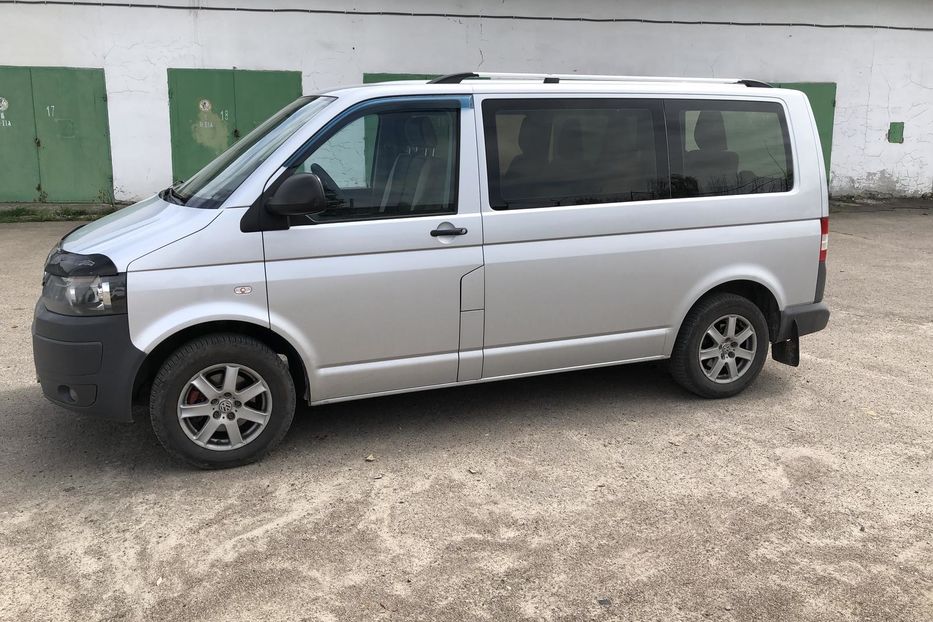 Продам Volkswagen T5 (Transporter) пасс. 2010 года в Львове