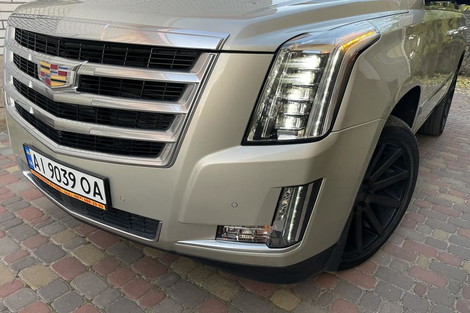 Продам Cadillac Escalade Premium AWD 2016 года в Киеве