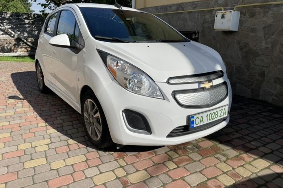 Продам Chevrolet Spark EV 2016 года в Киеве