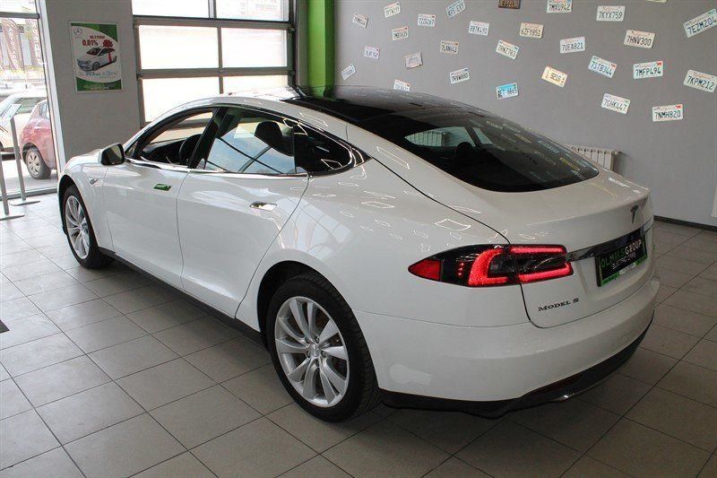 Продам Tesla Model S 60 2014 года в г. Краковец, Львовская область