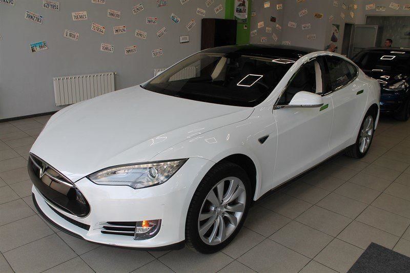 Продам Tesla Model S 60 2014 года в г. Краковец, Львовская область