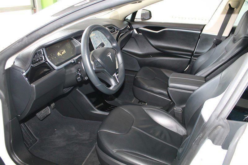 Продам Tesla Model S 60 2014 года в г. Краковец, Львовская область