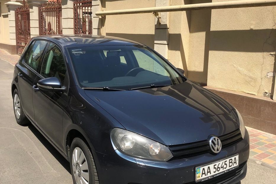 Продам Volkswagen Golf  VI 2011 года в Киеве