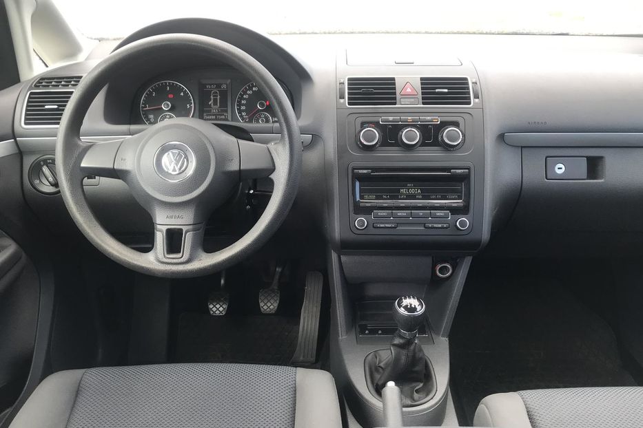 Продам Volkswagen Touran 2012 года в Киеве