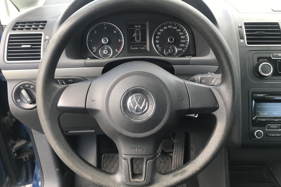 Продам Volkswagen Touran 2012 года в Киеве