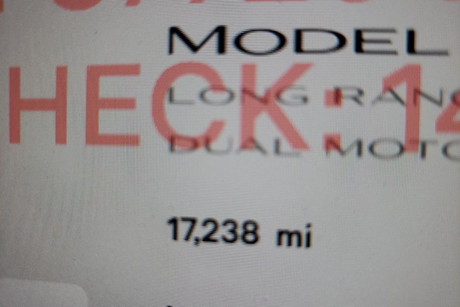 Продам Tesla Model 3 Dual Motor 2021 года в Киеве