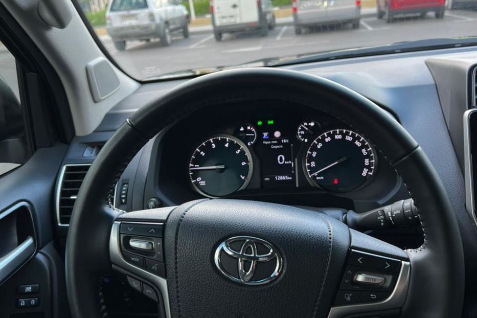 Продам Toyota Land Cruiser Prado Престиж плюс 2020 года в Киеве