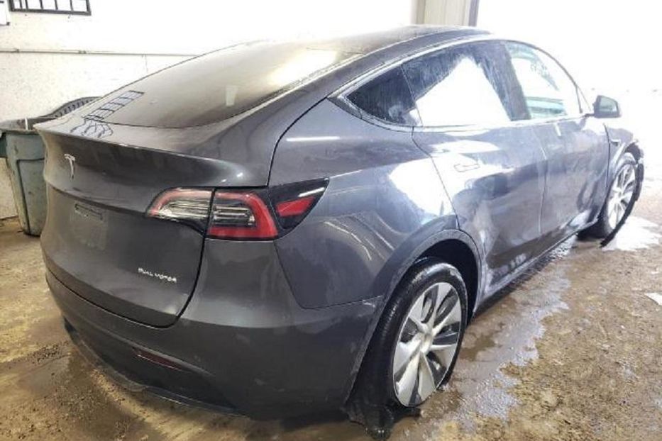 Продам Tesla Model Y Long Range 2021 года в Киеве