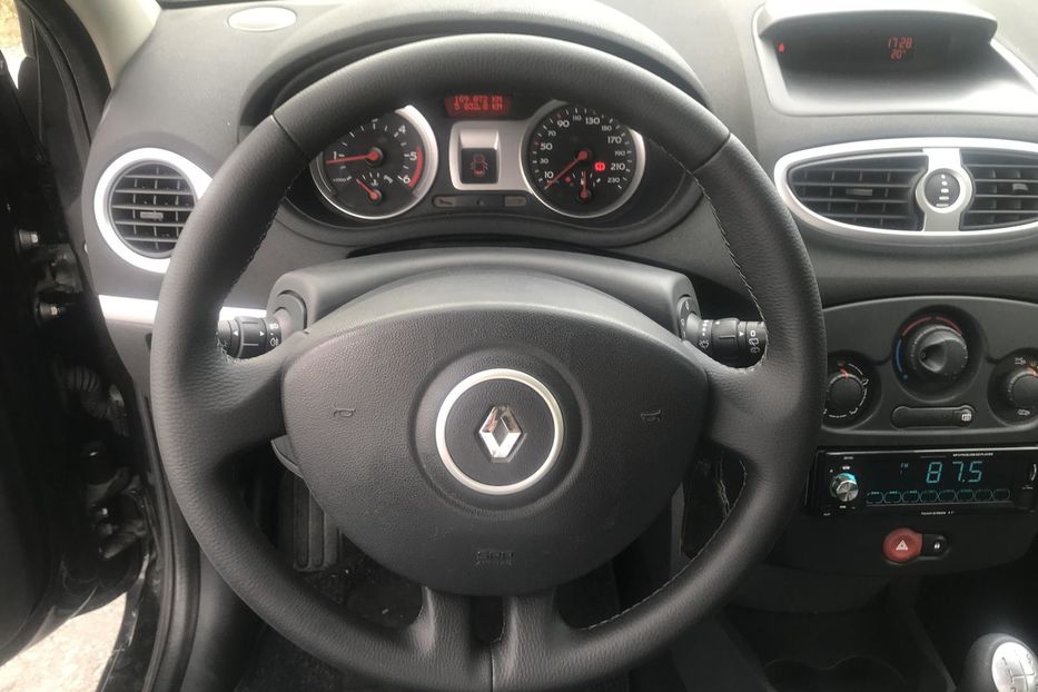 Продам Renault Clio 2009 года в Киеве