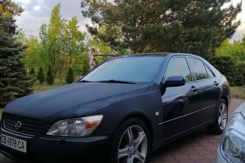 Продам Lexus IS 200 1999 года в Чернигове