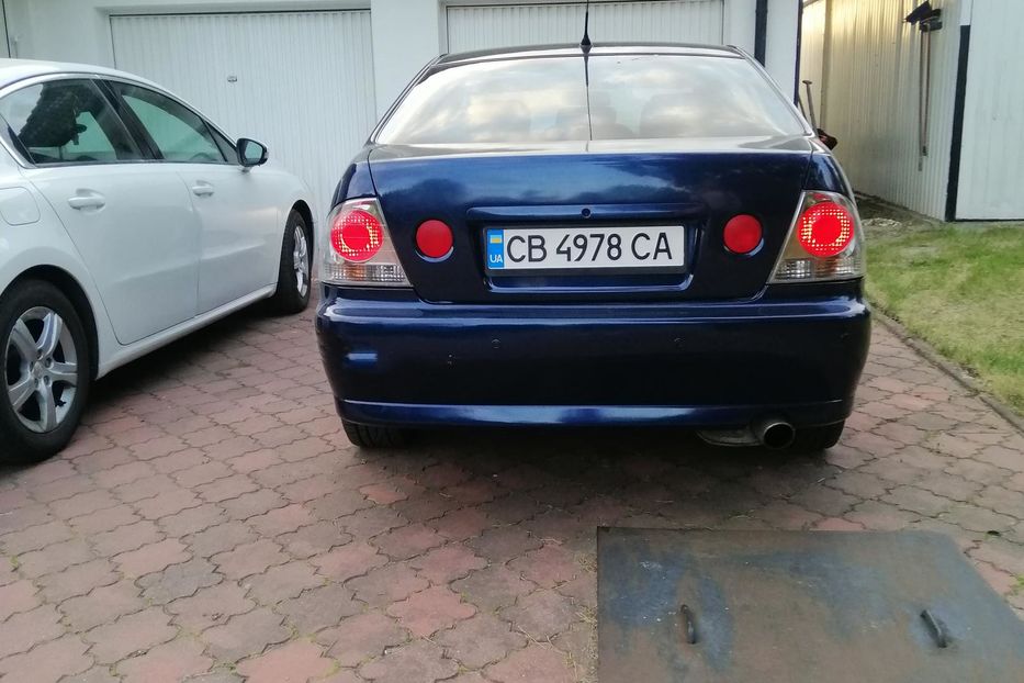 Продам Lexus IS 200 1999 года в Чернигове