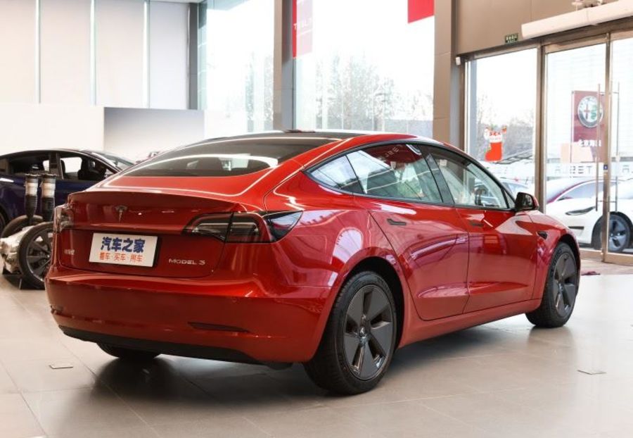 Продам Tesla Model 3 60kW 2022 года в Киеве