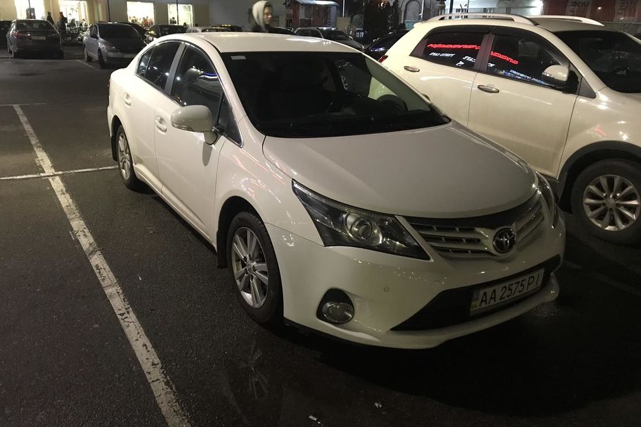 Продам Toyota Avensis 2012 года в Киеве