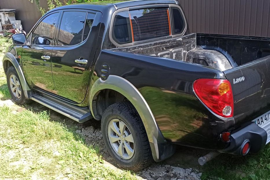 Продам Mitsubishi L 200 2009 года в Киеве