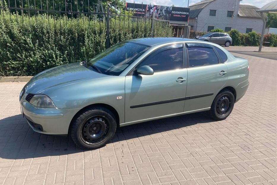 Продам Seat Cordoba 1,4 2004 года в Киеве