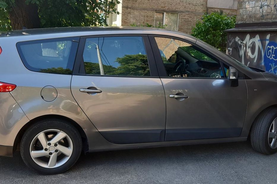 Продам Renault Scenic BOSE  2010 года в Киеве