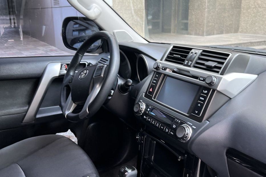 Продам Toyota Land Cruiser Prado 150 2017 года в Харькове
