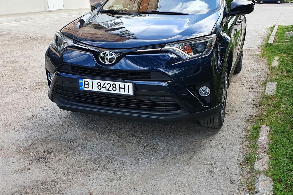 Продам Toyota Rav 4 2018 года в Полтаве