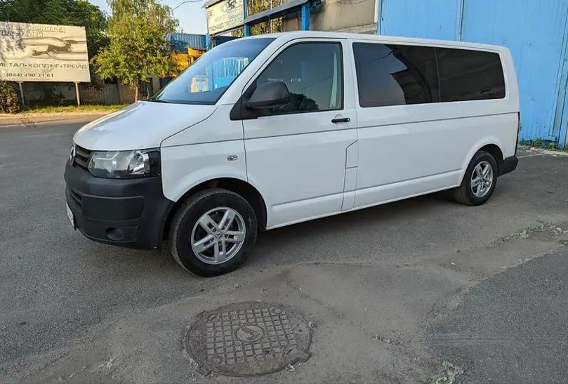 Продам Volkswagen T5 (Transporter) пасс. Дизель  2013 года в г. Маяки, Одесская область