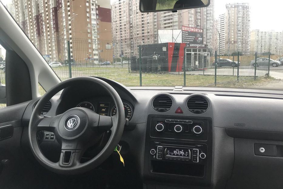 Продам Volkswagen Caddy пасс. 2011 года в Киеве