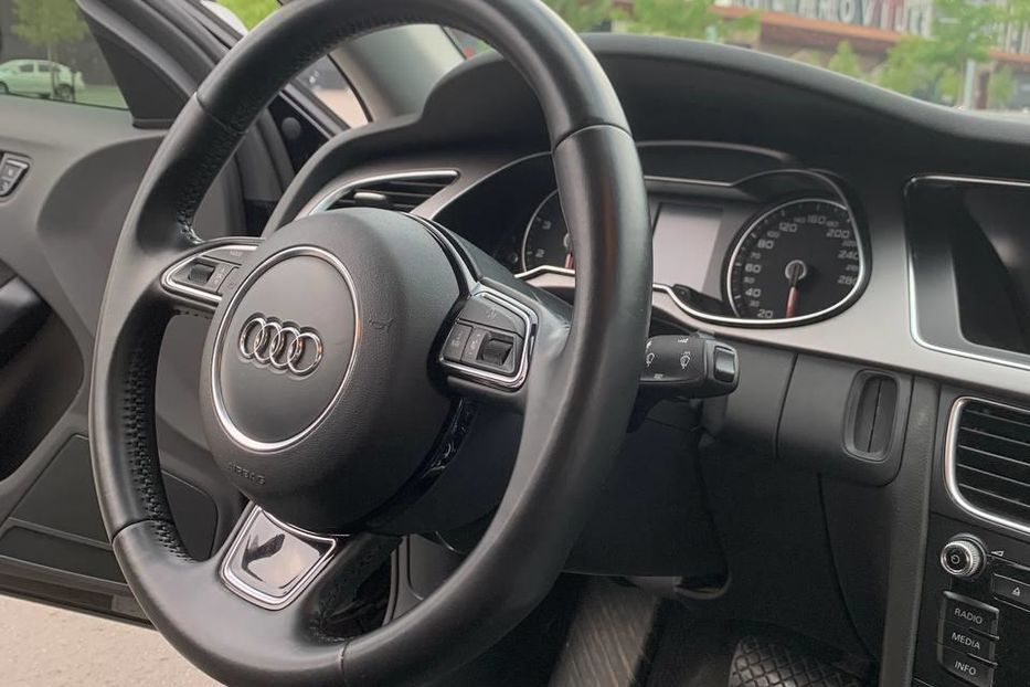 Продам Audi A4 1.8 TFSI 2013 года в Киеве