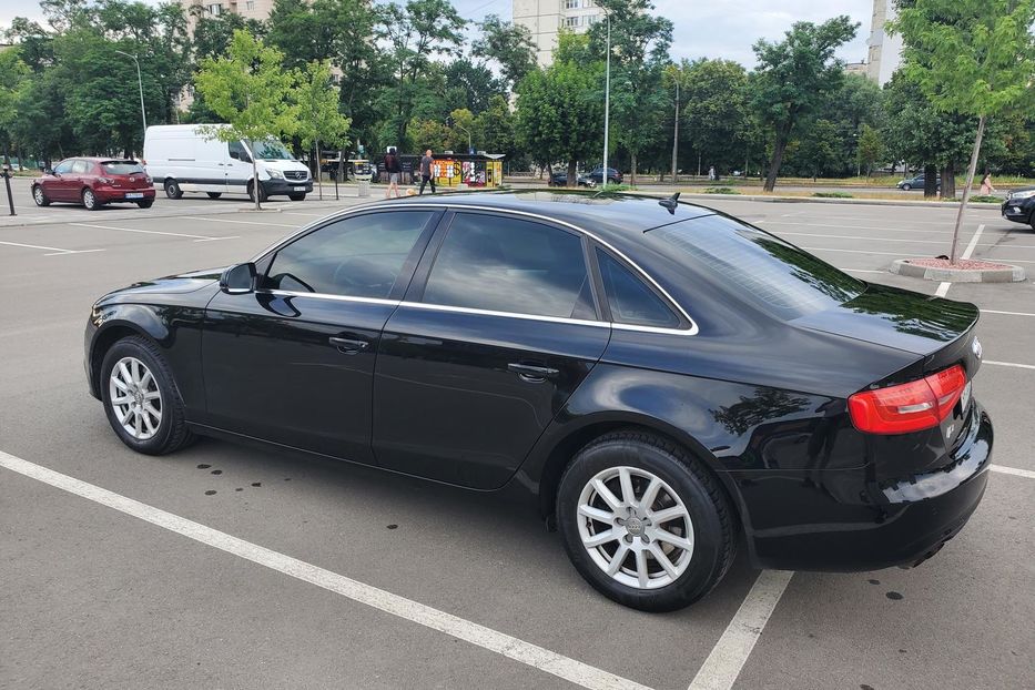 Продам Audi A4 1.8 TFSI 2013 года в Киеве