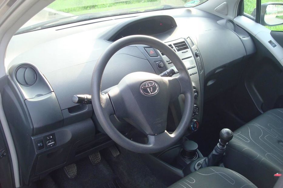 Продам Toyota Yaris 2009 года в Киеве