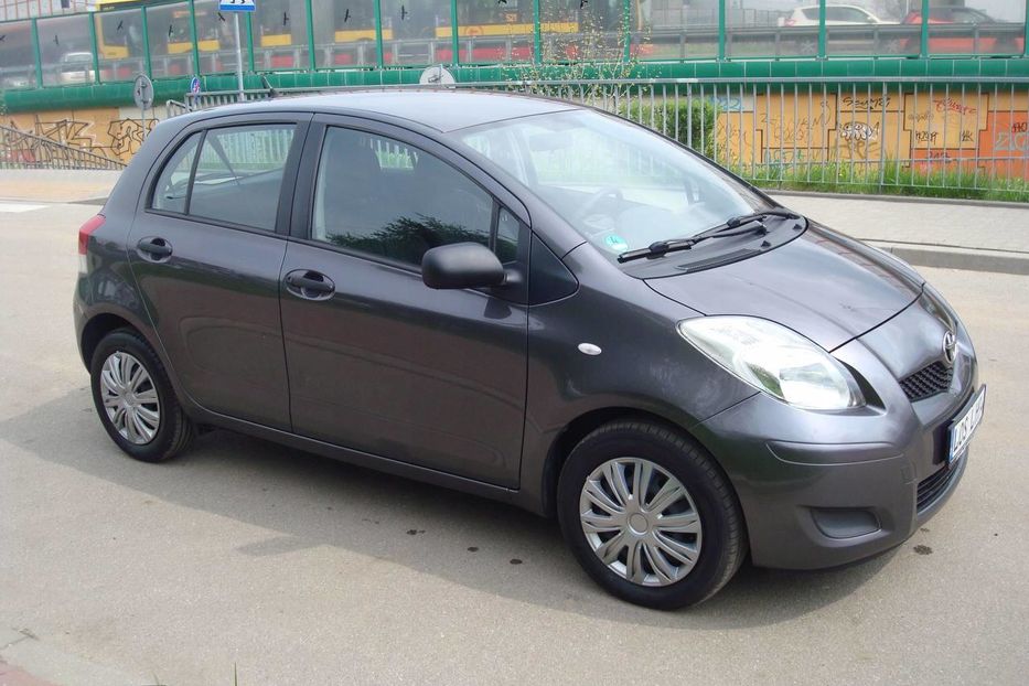 Продам Toyota Yaris 2009 года в Киеве