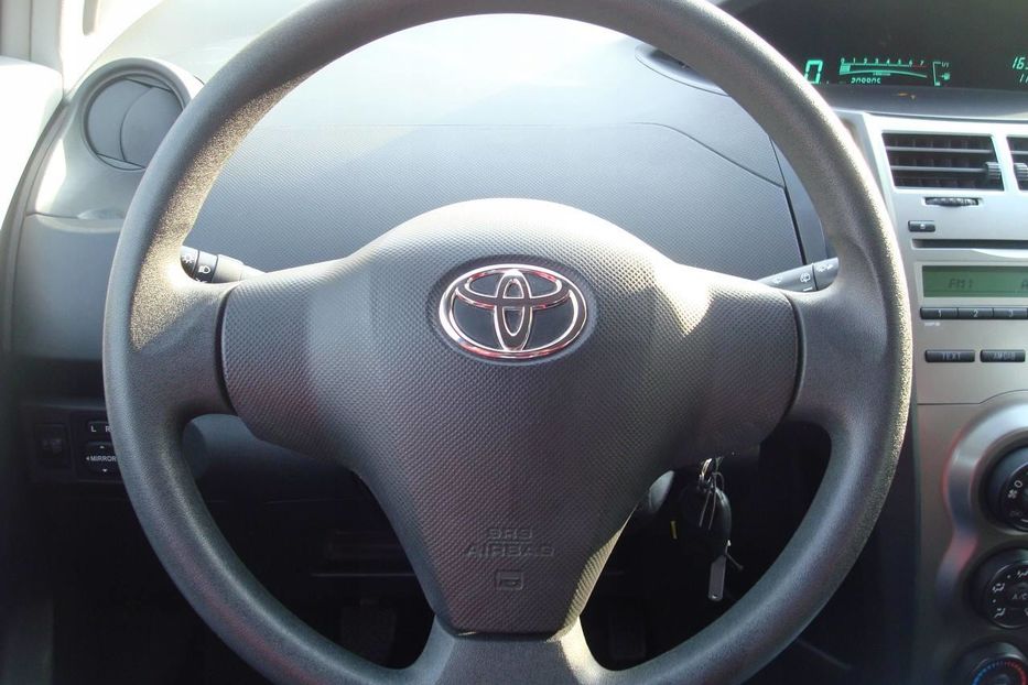 Продам Toyota Yaris 2009 года в Киеве