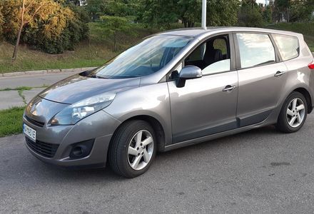 Продам Renault Scenic BOSE  2010 года в Киеве