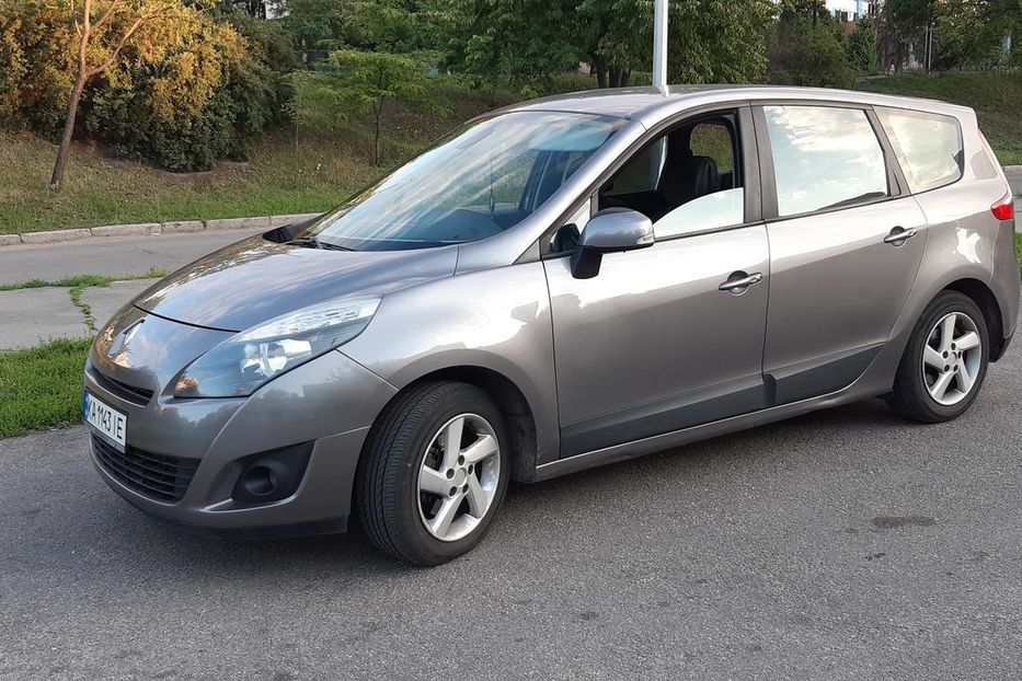 Продам Renault Scenic BOSE  2010 года в Киеве