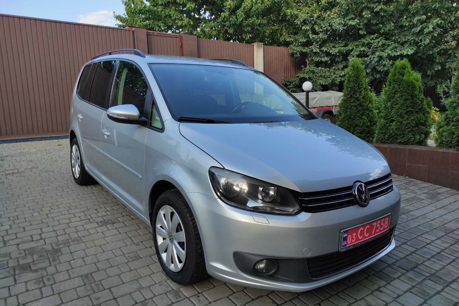Продам Volkswagen Touran 2013 года в Киеве