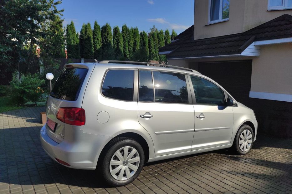 Продам Volkswagen Touran 2013 года в Киеве