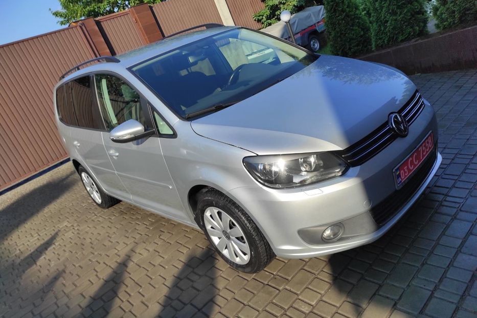 Продам Volkswagen Touran 2013 года в Киеве