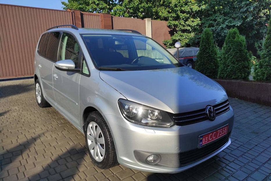 Продам Volkswagen Touran 2013 года в Киеве