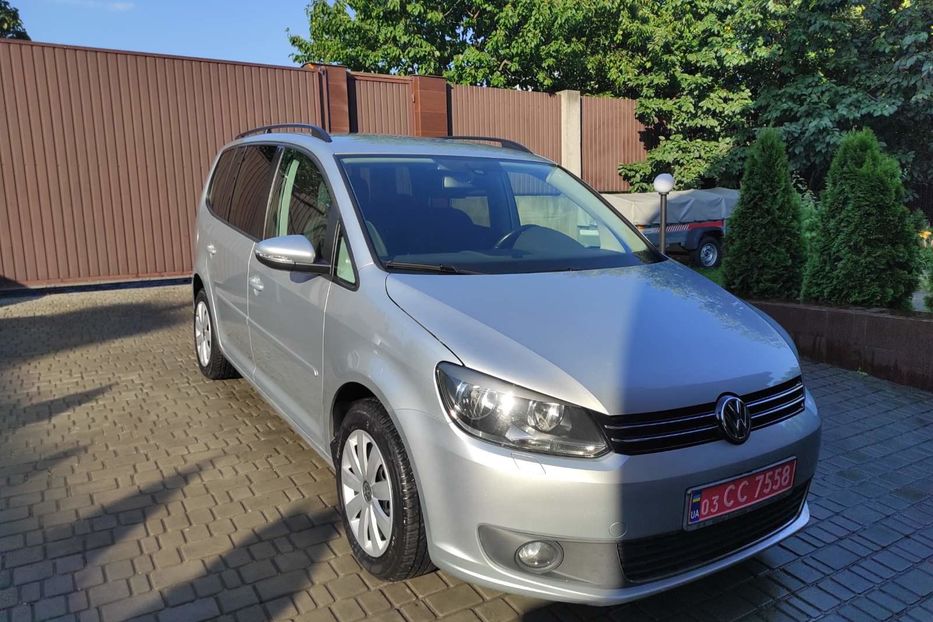 Продам Volkswagen Touran 2013 года в Киеве