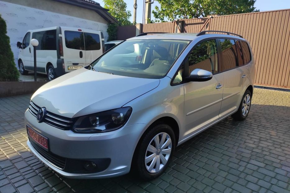 Продам Volkswagen Touran 2013 года в Киеве