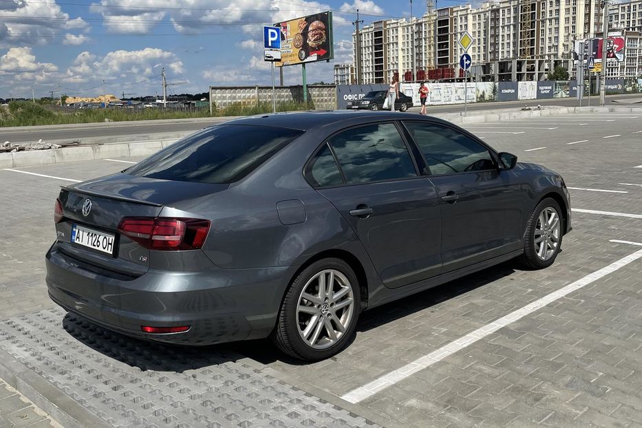 Продам Volkswagen Jetta TSI 2016 года в Киеве