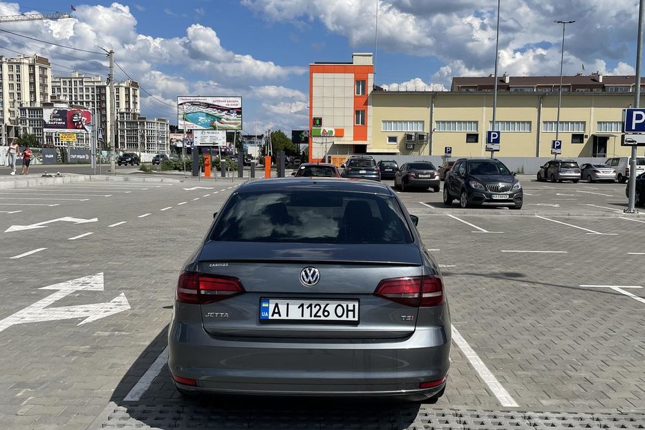 Продам Volkswagen Jetta TSI 2016 года в Киеве