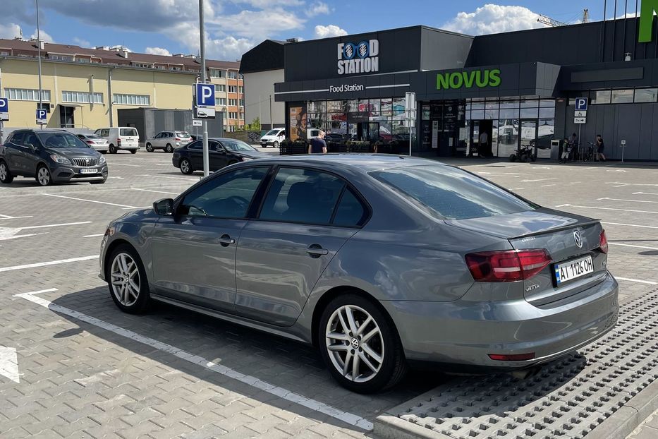 Продам Volkswagen Jetta TSI 2016 года в Киеве