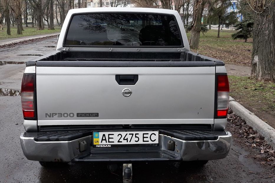 Продам Nissan NP300 2010 года в г. Павлоград, Днепропетровская область