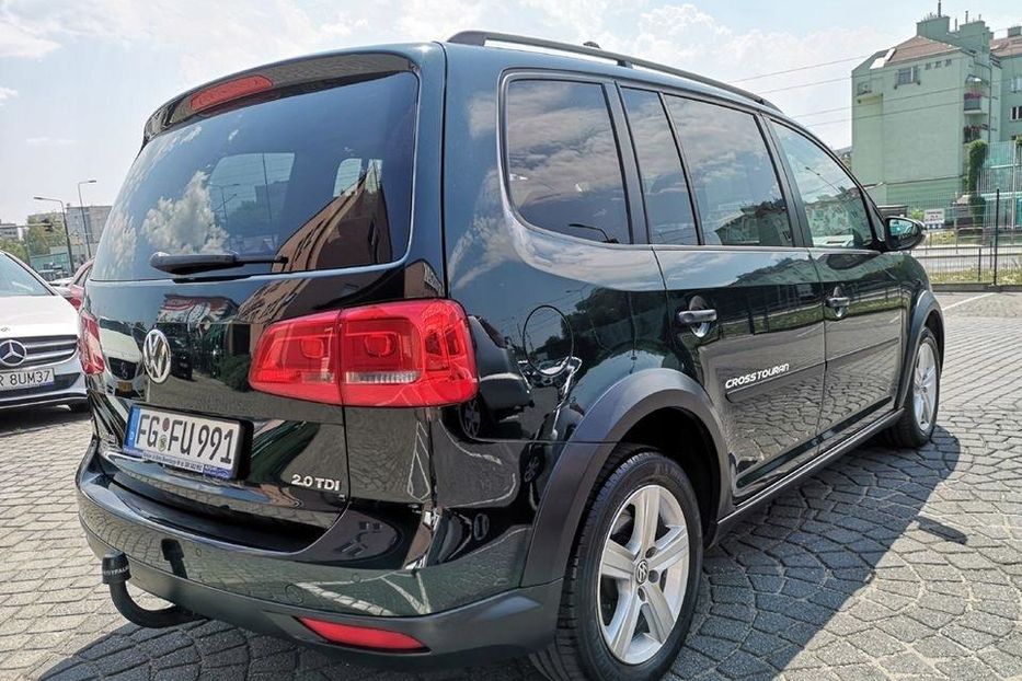 Продам Volkswagen Touran TDi 2011 года в Харькове