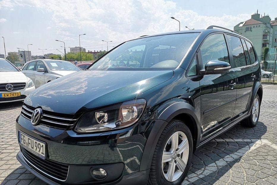 Продам Volkswagen Touran TDi 2011 года в Харькове