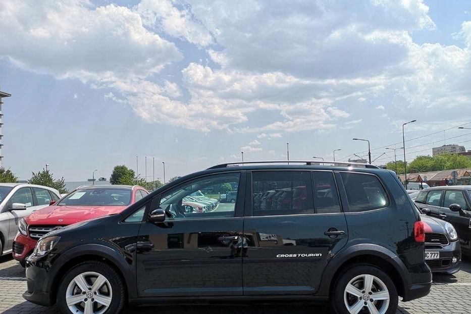 Продам Volkswagen Touran TDi 2011 года в Харькове