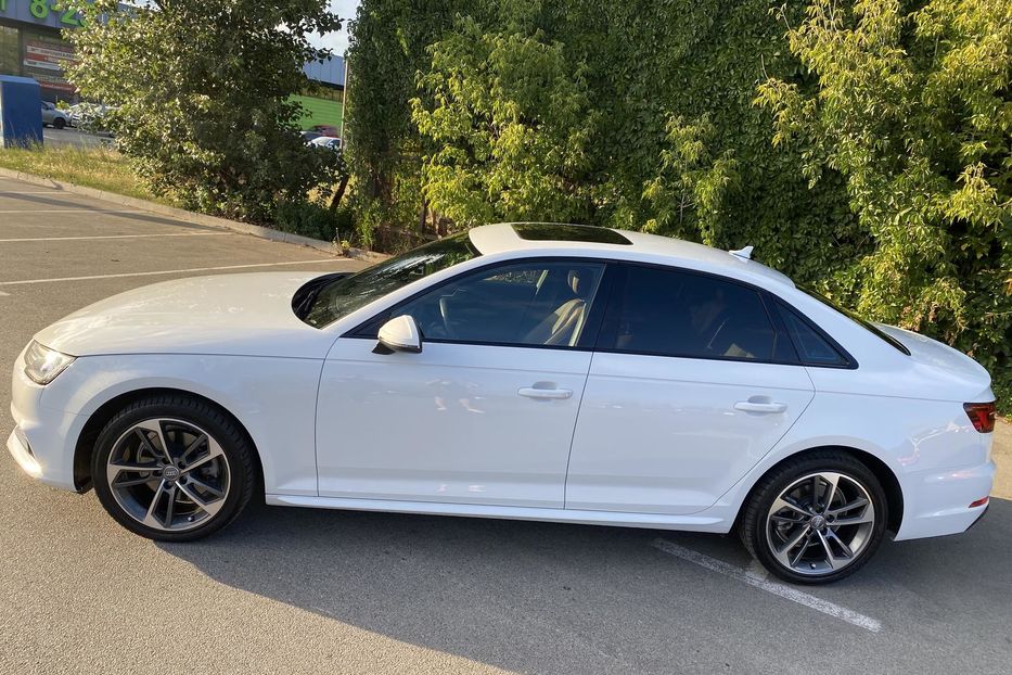 Продам Audi A4 2019 года в Киеве