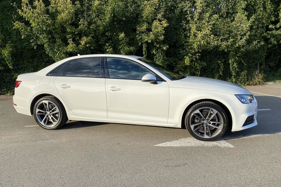 Продам Audi A4 2019 года в Киеве