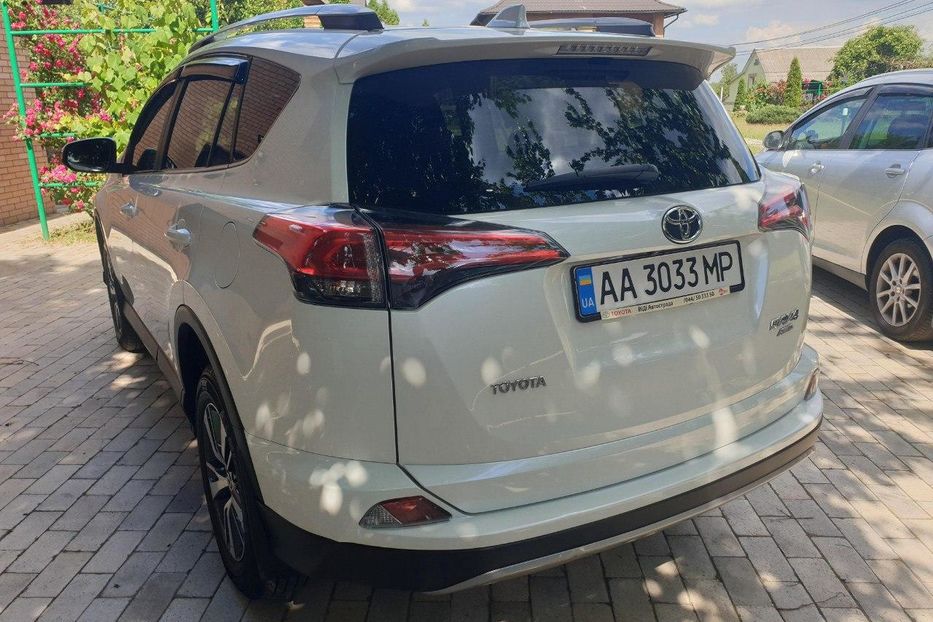 Продам Toyota Rav 4 2017 года в Киеве