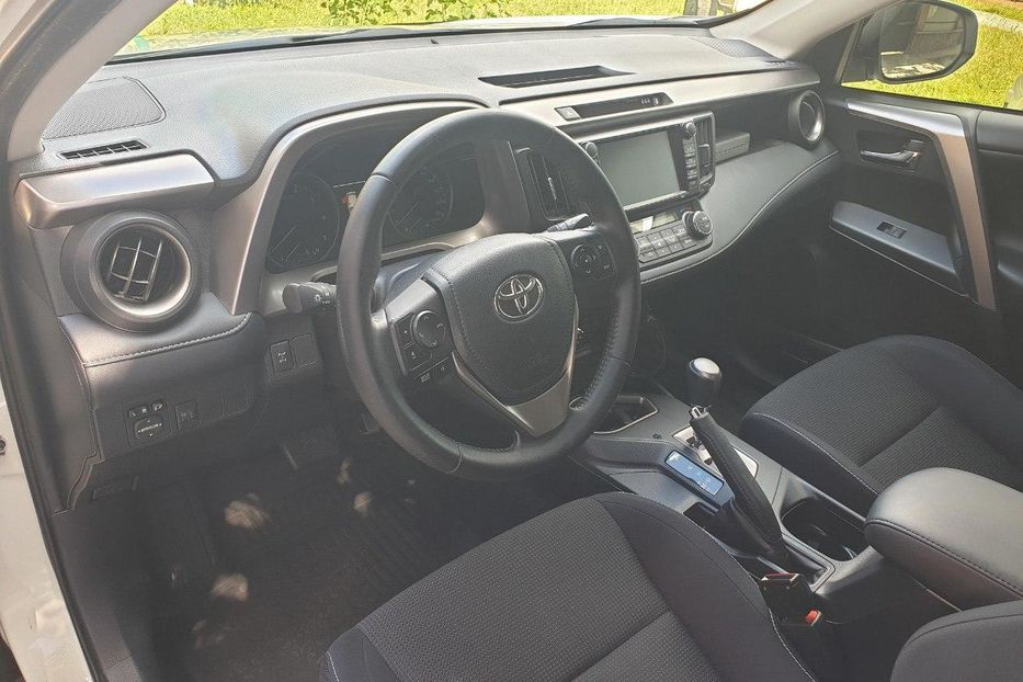 Продам Toyota Rav 4 2017 года в Киеве