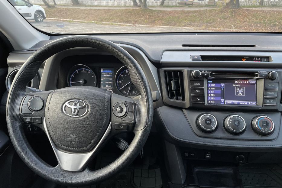 Продам Toyota Rav 4 LE  2018 года в Черкассах